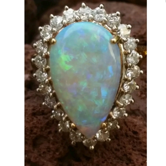 Sold Vintage 18k Gold Opal Diamond Halo Ring - Picture 6 of 13